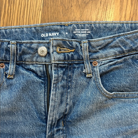 Old Navy// high rise sky hi wide leg, size 4 - Picture 2 of 4